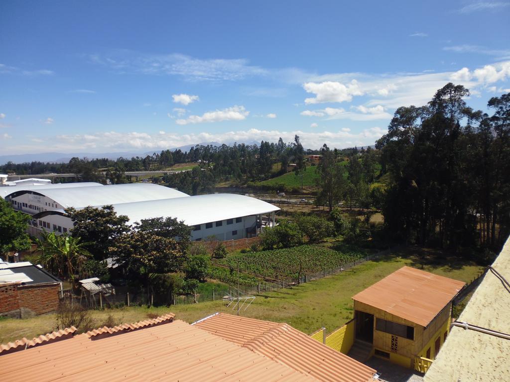 Hotel Residencial El Viajero Tababela Luaran gambar