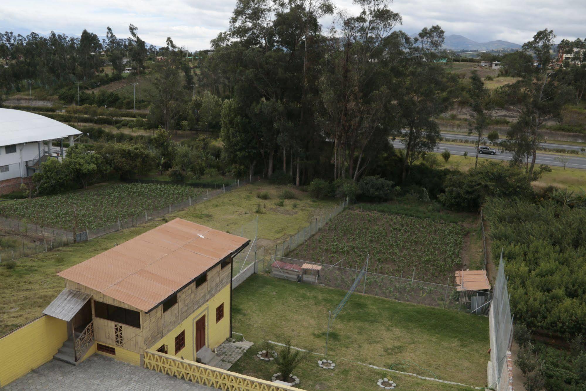 Hotel Residencial El Viajero Tababela Luaran gambar