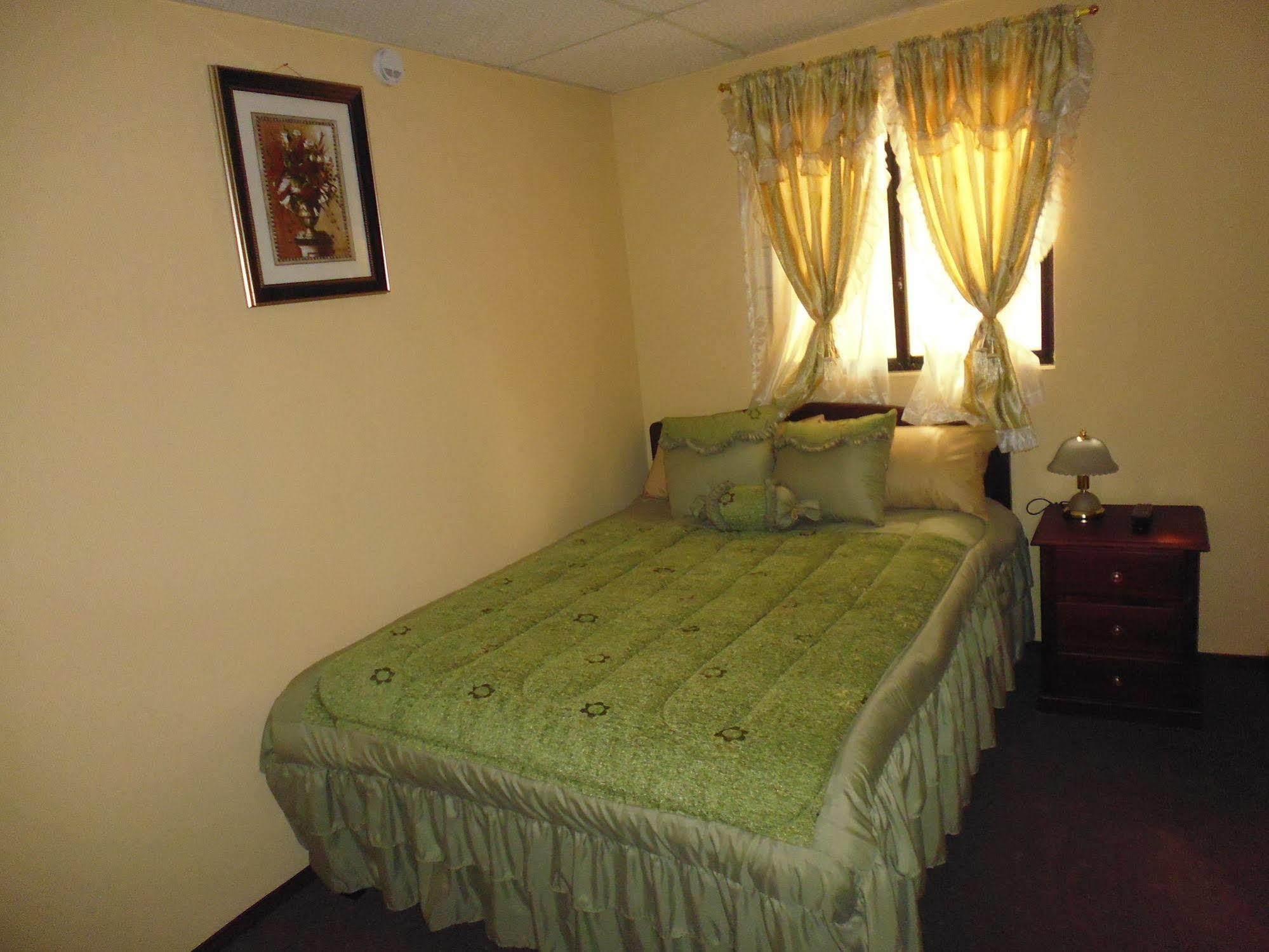 Hotel Residencial El Viajero Tababela Luaran gambar